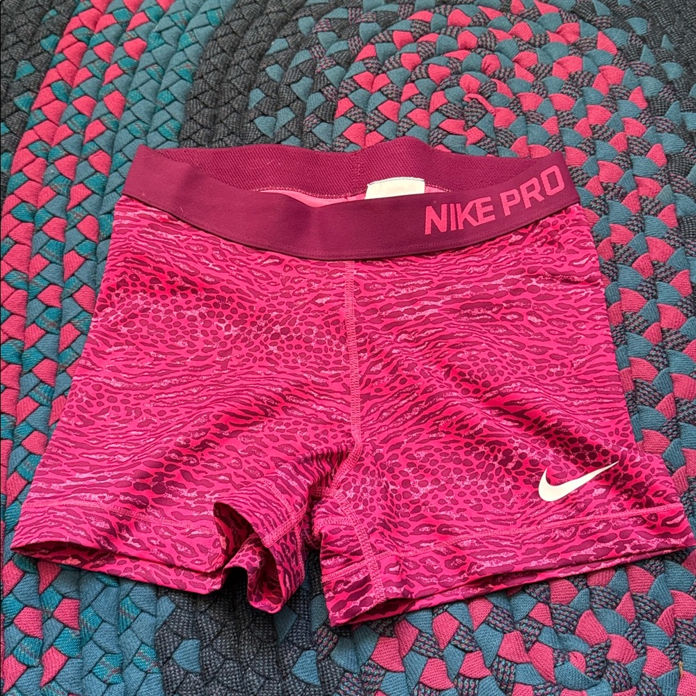 Nike Pro Women's Red Patterned Athletic Shorts